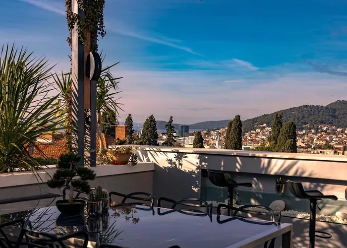 Roof 69 Luxury Penthouse 公寓 *