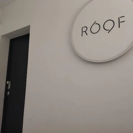 Roof 69 Luxury Penthouse Split